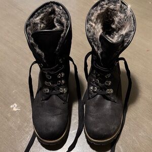 Cliffs by WHITE MOUNTAIN Black Faux-Fur Lined Lace-Up Boots